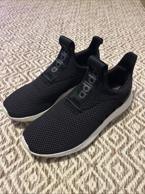 Adidas Cloudfoam tennis shoes
